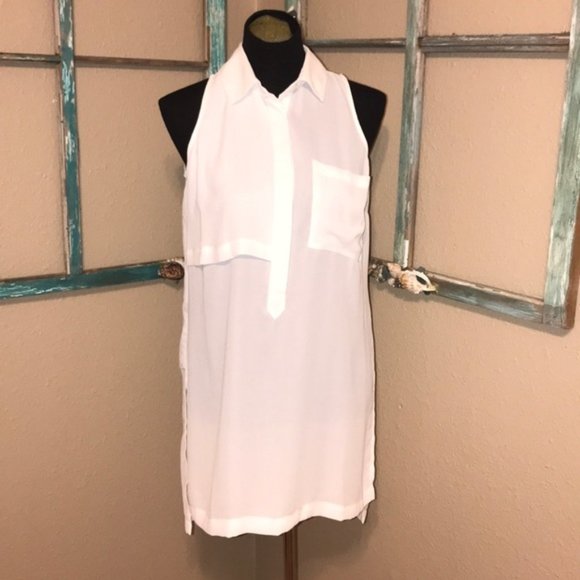 Neiman Marcus Tops - New NEIMAN MARCUS SLEEVELESS white Top sz xs